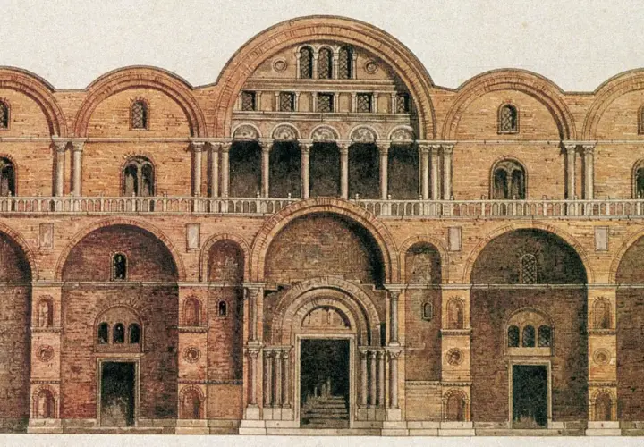 Facciata della chiesa San Marco, con archi, colonne e mattoni a vista.
