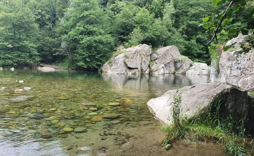 Piscine naturali vicino a Torino e laghi dove fare il bagno