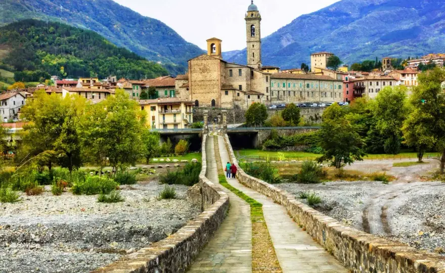 Val Trebbia tra borghi, fiume e sentieri - guida per visitarla