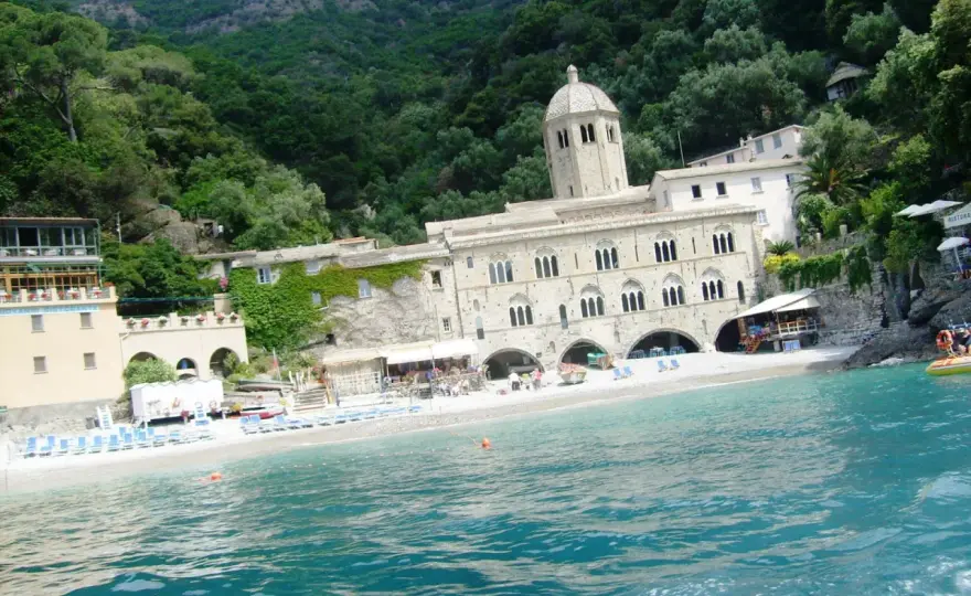 Abbazia di San Fruttuoso, guida alla visita tra mare e storia