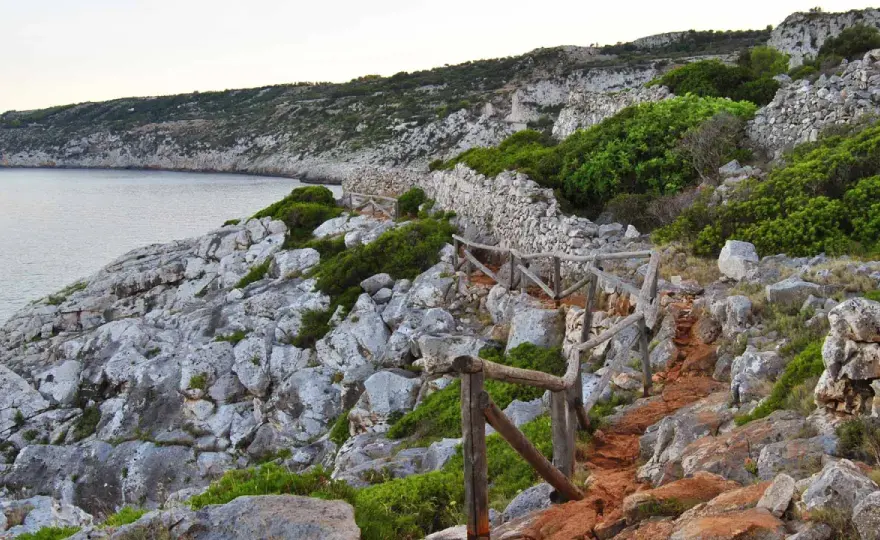 Grotte Cipolliane, il sentiero tra Ciolo e Novaglie