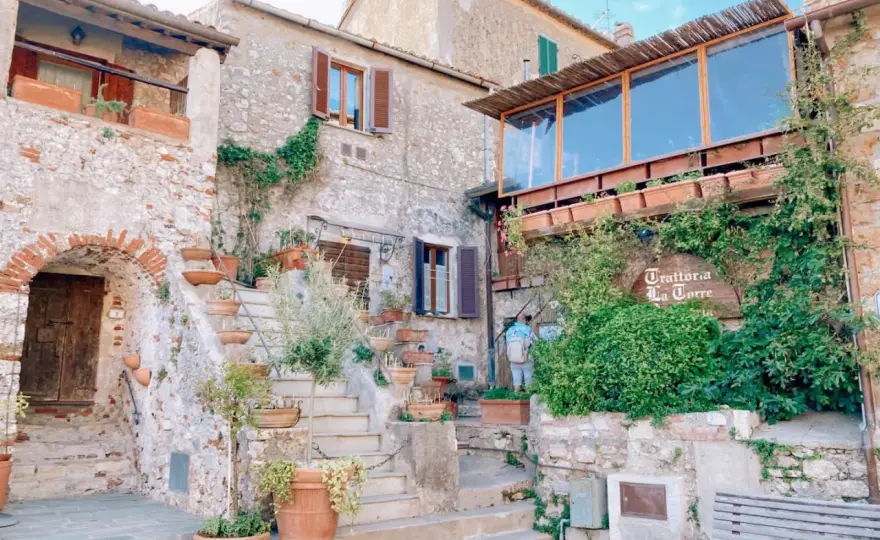 Cosa vedere vicino a Capalbio tra borghi, mare e storia