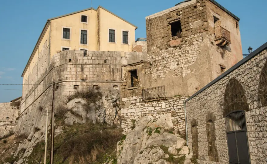Montesarchio cosa vedere tra castello, museo e borgo storico