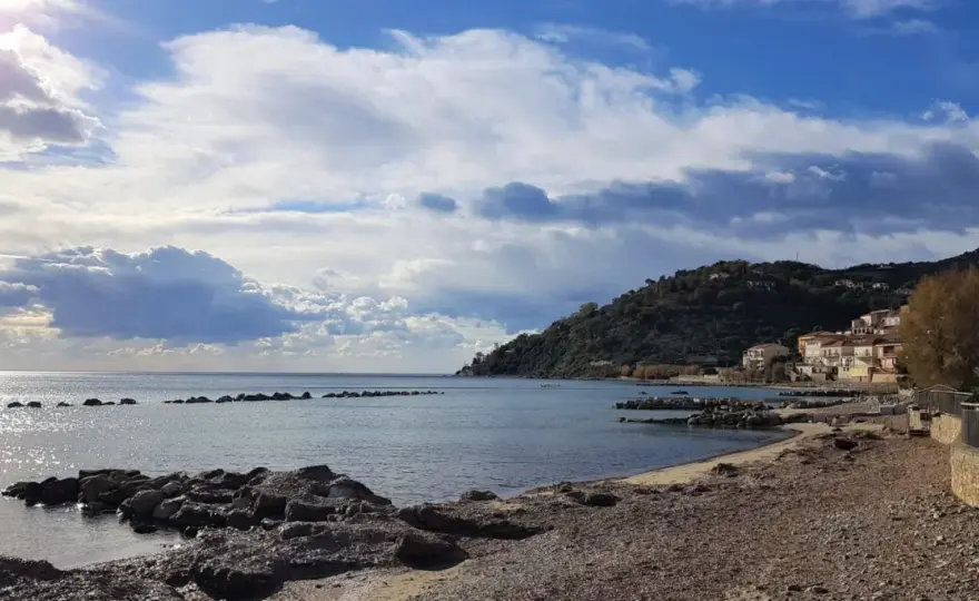Dove si trova Pollica? Guida a Cilento, Acciaroli e Pioppi