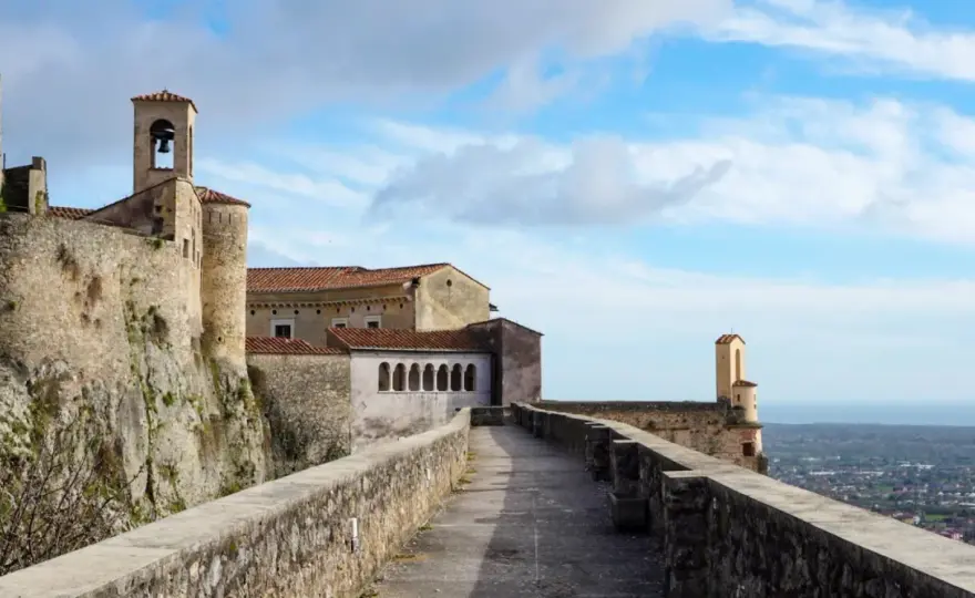 Cosa vedere a Massa in Toscana tra storia, mare e Apuane
