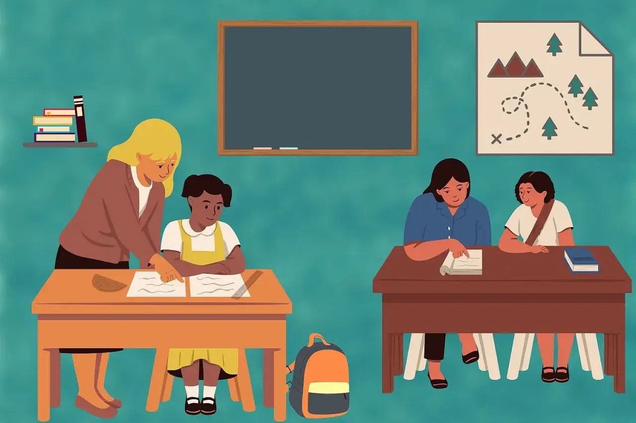 Docenti sostegno aiutano gli studenti in classe. Una maestra bionda guida una bambina, mentre un'altra insegnante assiste una studentessa.